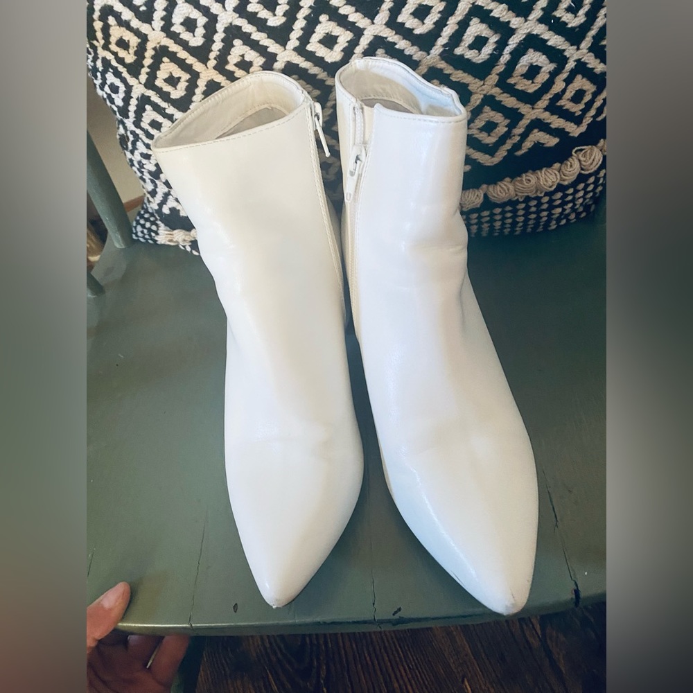 Size 8 White Ankle Boot